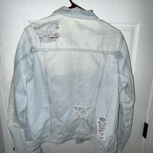 Ripped jean jacket - Picture 3 of 4
